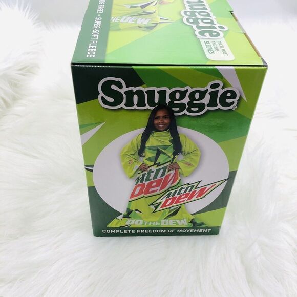 Brand  New‎ Snuggie MTN Mountain Dew 71" X 54" Blanket w/ Sleeves Christmas 2023 - Picture 5 of 5